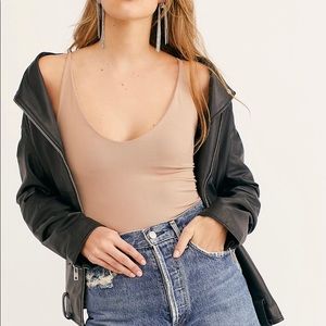 NWOT Intimately Perfect Nude Cami w built in bra - M/L